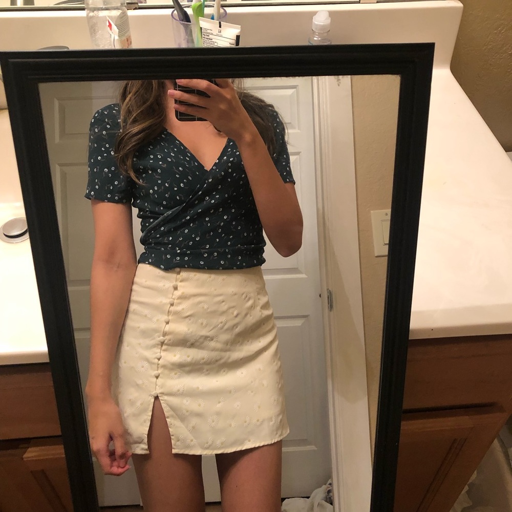 Brandy Melville Forest green floral wrap top